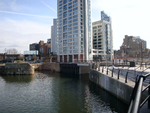 Liverpool canal link