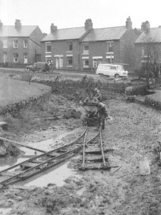 Restoration of Marple Locks. photo: Peter Stockdale