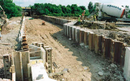 M62, Castleton. Photo: British Waterways