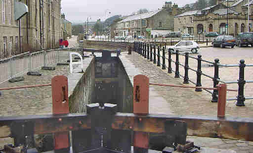 Lock 22E, Slaithwaite