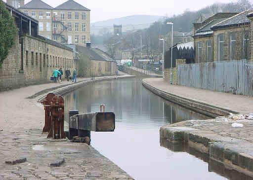 Between Platt Lane and Carr Lane, Slaithwaite