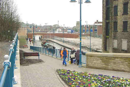 Approaching Mottram Road