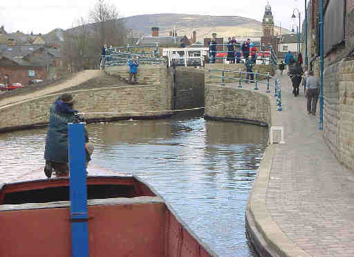 Approaching Lock 5W