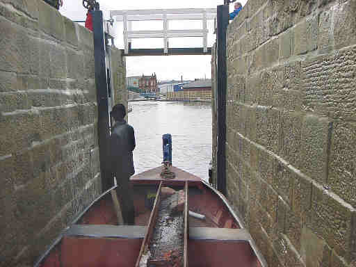 Looking back to Lock 4W