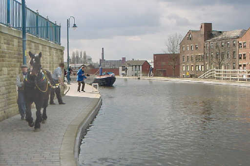 Bonny approaching Back Melbourne Street bridge