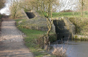 Staircase locks, Daisy Nook. Photo: Bob Gough