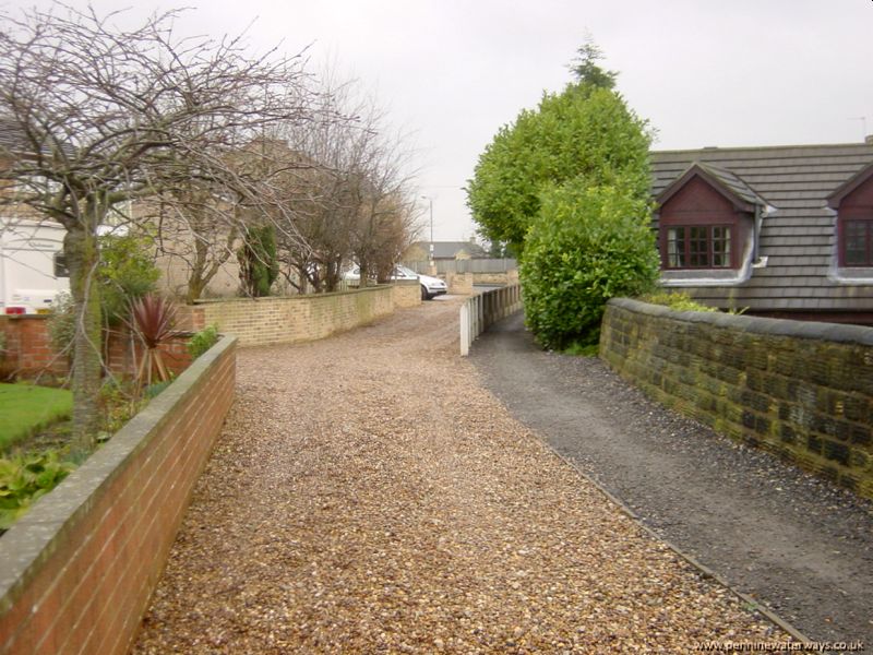 Walton Locks, Barnsley Canal