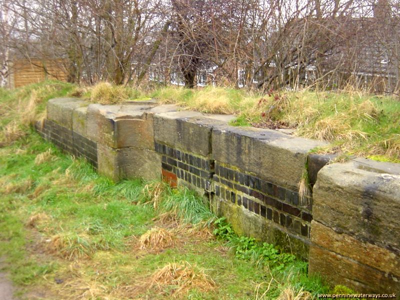 Walton Locks, Barnsley Canal