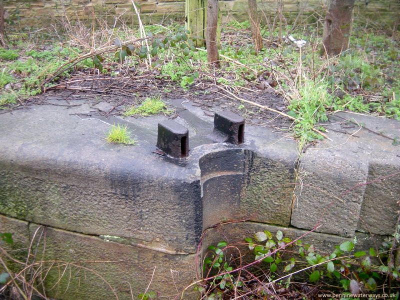 Walton Locks, Barnsley Canal