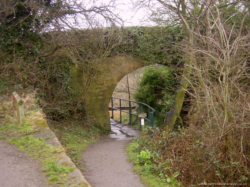 Walton Hall Bridge, Barnsley Canal