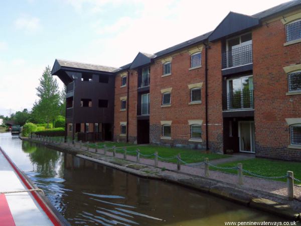 Preston Brook canal warehouse, Bridgewater Canal