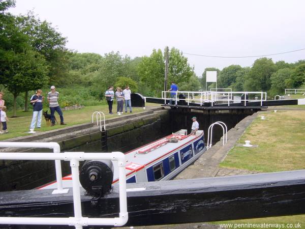 Broad Cut Low Lock, Calder and Hebble Navigation