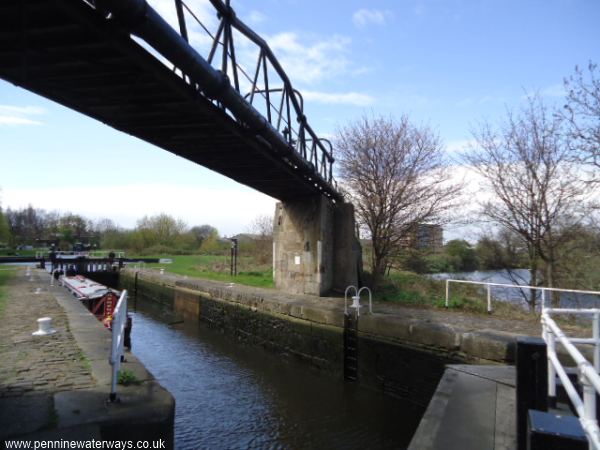 Fall Ing Lock, Calder and Hebble Navigation Fall Ing Lock, Wakefield, Calder and Hebble Navigation