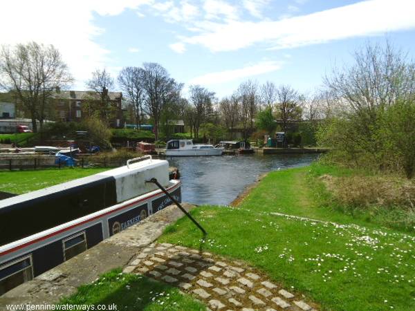 Fall Ing moorings, Calder and Hebble Navigation