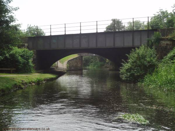 rail bridge, Dewsbury arm, Calder and Hebble Navigation rail bridge, Dewsbury arm, Calder and Hebble Navigation