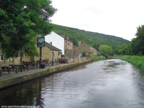 Colliers Arms, Calder and Hebble Navigation