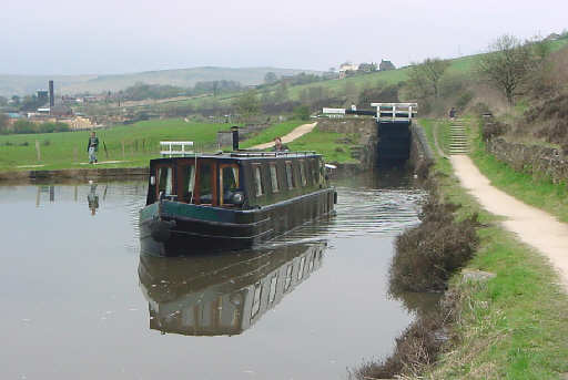 The Boat leaves Lock 25W