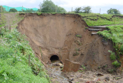 Boarshaw embankment slippage - Photo: British Waterways