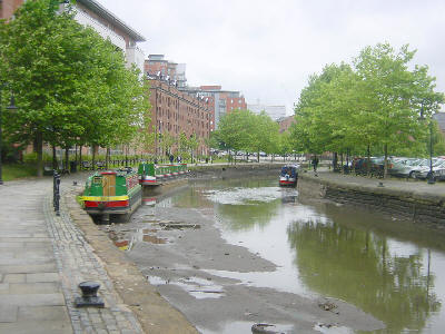 Bridgewater Canal, Castlefield - Photo: Pennine Waterways Bridgewater Canal, Castlefield - Photo: Pennine Waterways