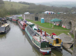 Loading Maria with limestone at Bugsworth in 2005