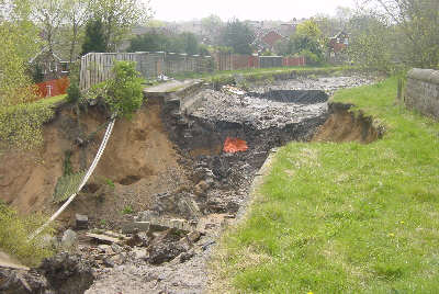 Rochdale Canal Breach, Irk Aqueduct - Photo: Pennine Waterways