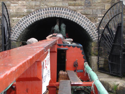 Solo legging of Standedge Tunnel