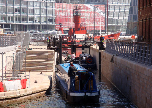 Mann Island Lock, Liverpool Mann Island Lock, Liverpool