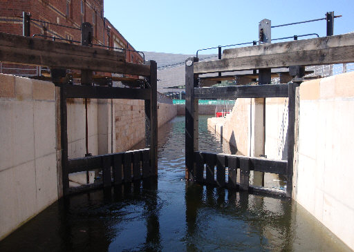 Mann Island Lock, Liverpool Mann Island Lock, Liverpool