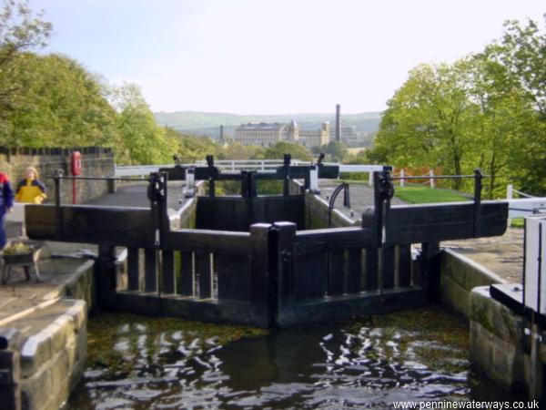 Bingley 5-rise staircase locks, top lock