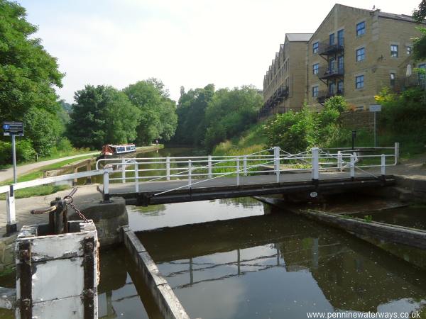 Bingley 3-rise swing bridge