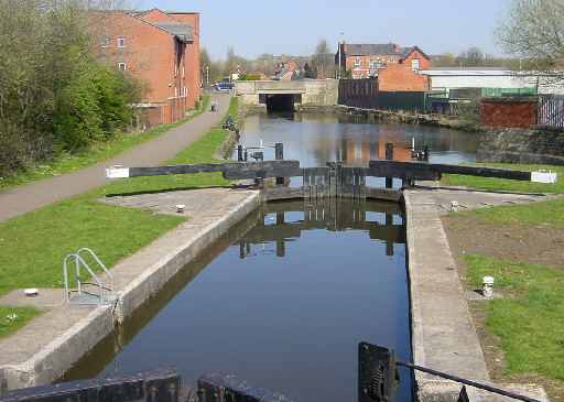 Lock 79 and Rose Bridge, Wigan