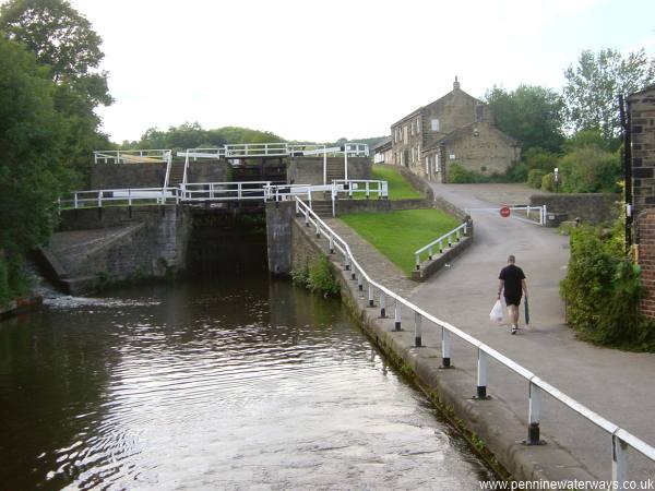 Dobson 2-rise Locks