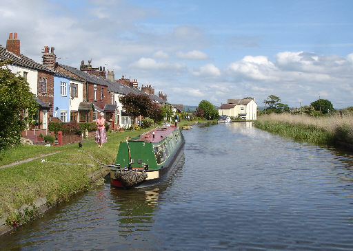Cottages near New Lane Swing Bridge Cottages near New Lane Swing Bridge