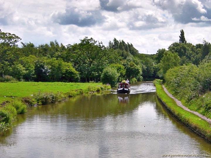 Macclesfield Canal, Hawk Green