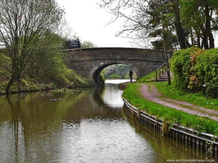 Macclesfield Canal, Clough Bridge