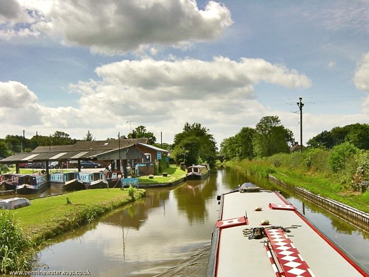 Kent Green, Macclesfield Canal