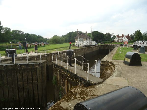 Naburn Lock, River Ouse Naburn Lock, River Ouse