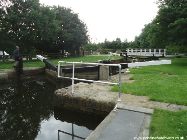 Bell Furrows Lock, Ripon Canal Bell Furrows Lock, Ripon Canal