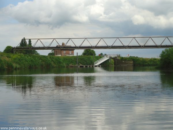West Haddlesey Flood Lock, River Aire West Haddlesey Flood Lock, River Aire