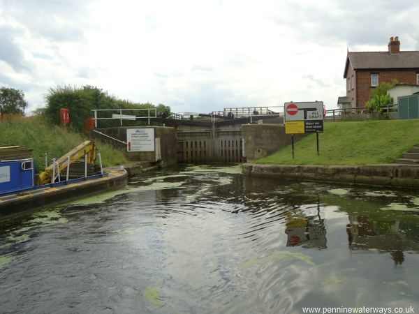 West Haddlesey Flood Lock, Selby Canal