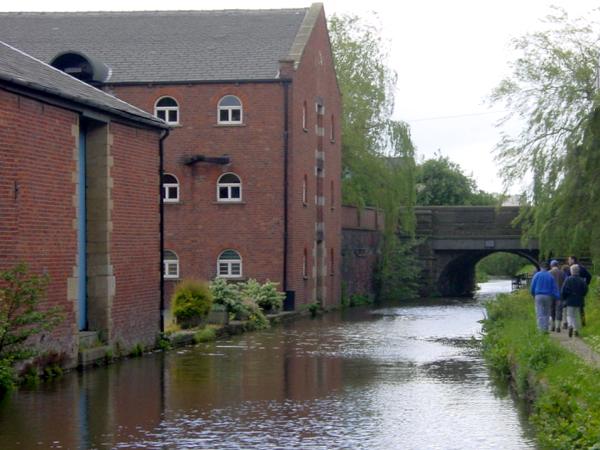 Manchester Road bridge, Hyde