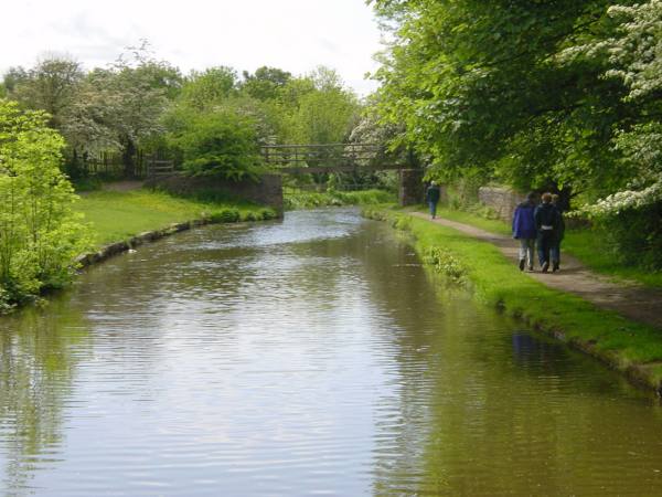 Footbridge, Hyde