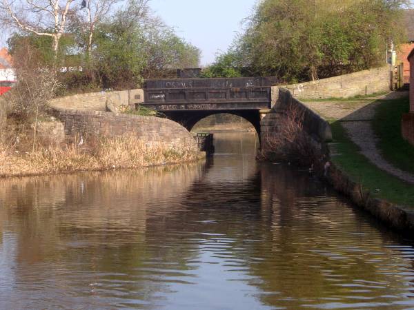 Roving bridge alongside Manchester Road bridge, Hyde