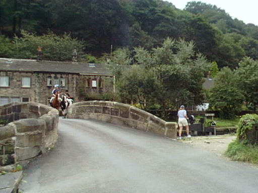 Shaw Wood Road, Rochdale Canal