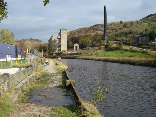 Woodhouse Road, Rochdale Canal