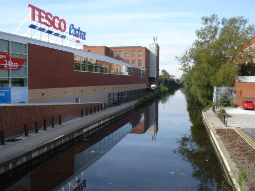 Tesco Failsworth, Rochdale Canal