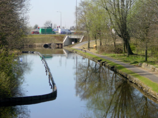 Edinburgh Way, Rochdale Canal