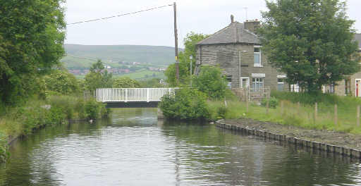 Swing bridge