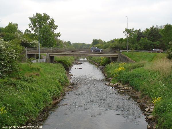 Cromwell Avenue, Sankey Canal