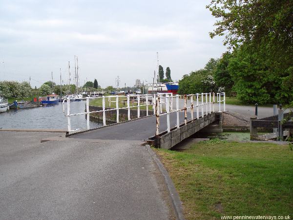 Fidlers Ferry, Sankey Canal